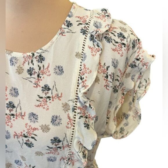 ASTR The Label Women’s Blouse Size Medium White Floral Side Tassel Top Spring - Picture 4 of 12